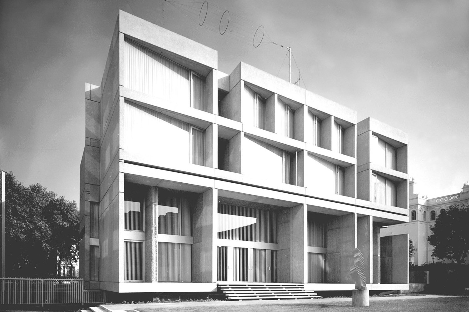 Fakulta architektury ČVUT slaví 40 výstavou u Frágnera