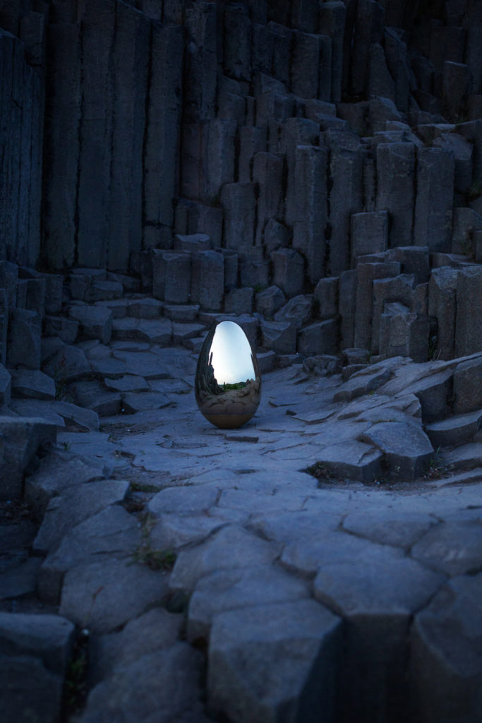 Svítidlo Birth of Light, design Linda Vránová, výroba Bejvl Design Studio