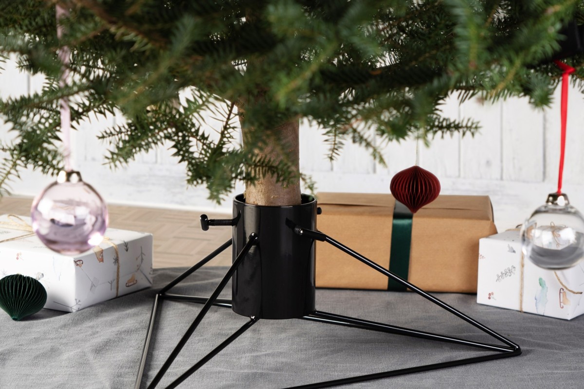 Stojan vánočního stromku, věšák nebo Stůl_01. Designér Martin Foret představuje novinky