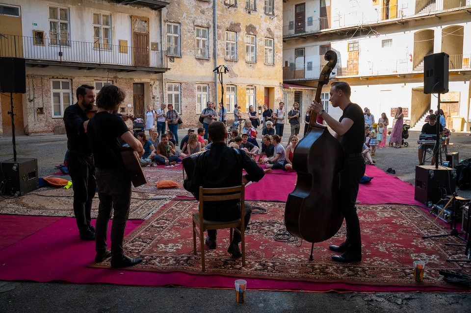50 litrů helia a nasvětlené, ozvučené létající objekty v areálu Káznice slibuje organizátor Ghettofestu