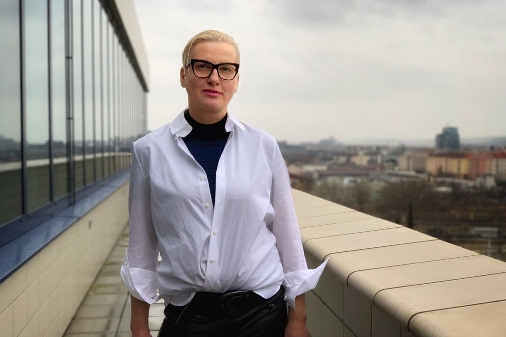 Slepice do klece uzamkla jakási americká designérka, říká autorka mobilního kurníku Tereza Janečková