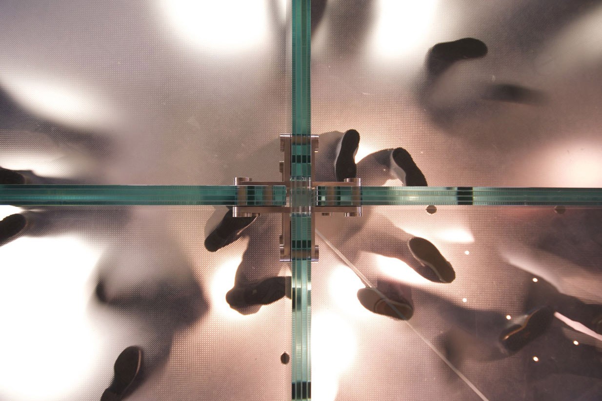 Skleněné jablko: sklo jako konstrukční materiál