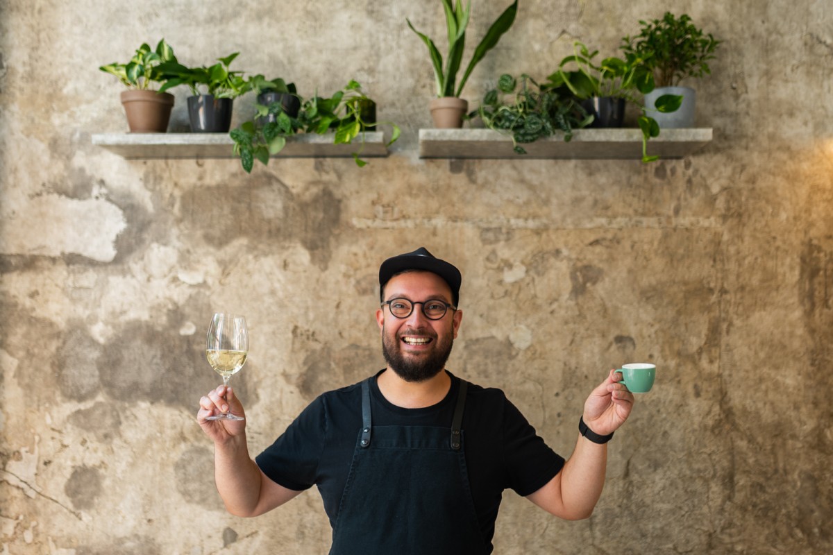 Svěží káva: Dejte si kafe, mluvte spolu a nebo jen tak buďte. Kultovní Punkt. přináší do Králova Pole trend espresso barů