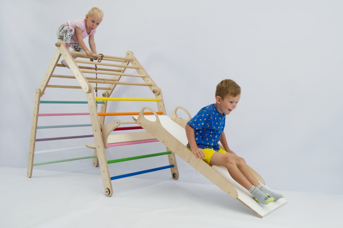 Vylepšil jsem montessori hračku pro malé opičky, aby šlo vytvářet jejich vlastní opičí dráhy, říká Václav Fego z Montehry