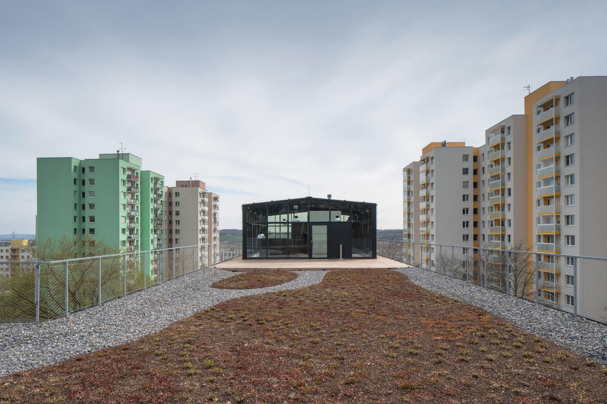 Komunitní centrum Skála přestavěné z výměníkové stanice je nominované na Stavbu roku