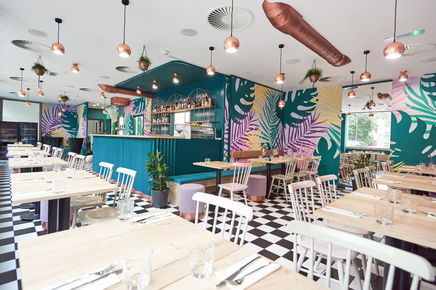 Gastrointeriéry: Mediteran bistro si hoví ve středomořském pohodlí