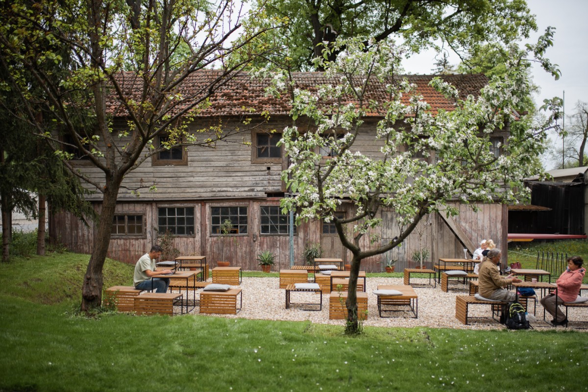 Svěží káva: Na břehu řeky Svratky kvete pražení. QB Coffee Roasters oživují genia loci brněnské víkendové čtvrti