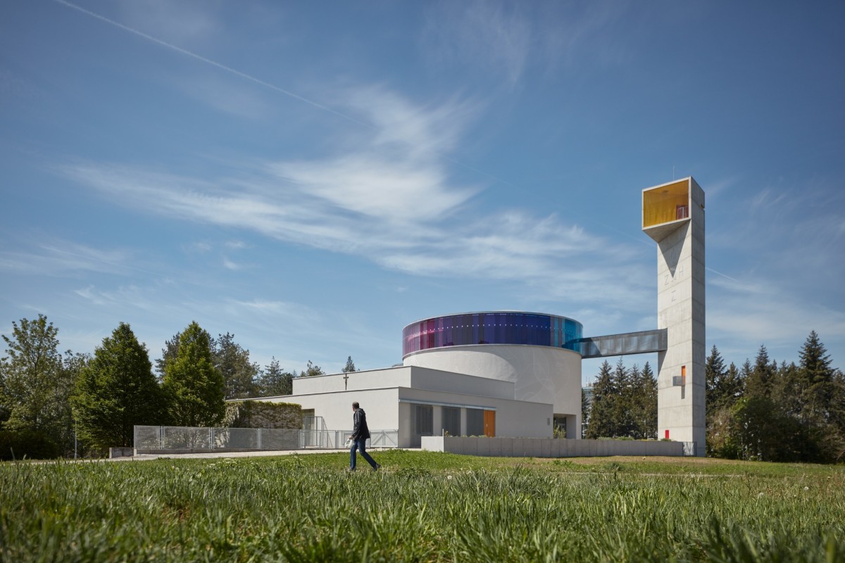 Kostel bl. Marie Restituty: Marek Štěpán vztyčil duhové nebe nad Lesnou