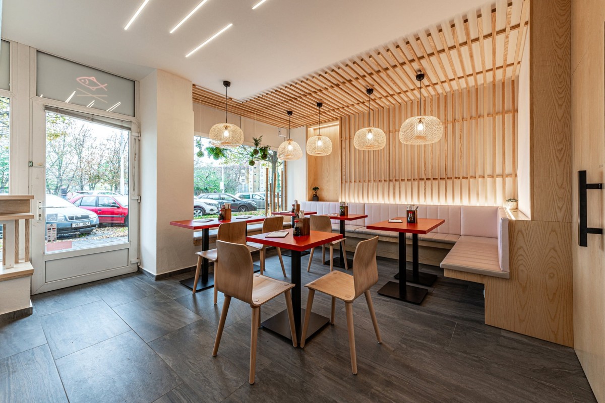 Gastrointeriéry: Fishi Sushi udon & bowls dělá z Wolkerovy hlavní olomouckou sushi ulici