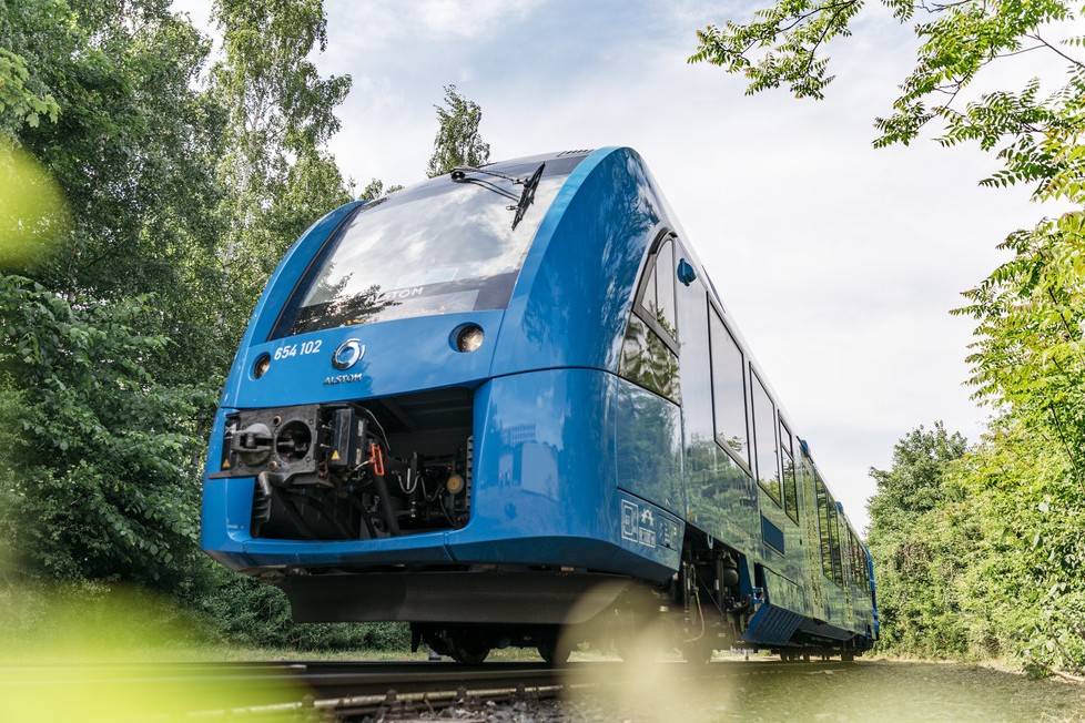 První stoprocentně vodíková vlaková linka už vozí pasažéry v Německu