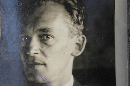 Hvězda československého meziválečného reklamníka s berlínským přízvukem Leo Heilbrunna září dodnes na lahvičkách Alpy