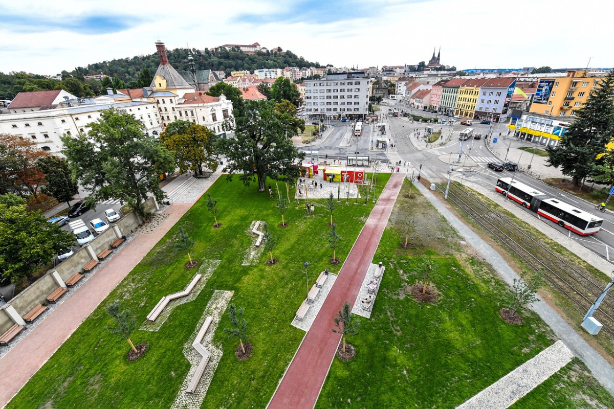 Provozovatelka café Plovárna končí – první fáze revitalizace Mendlova náměstí klopýtla 