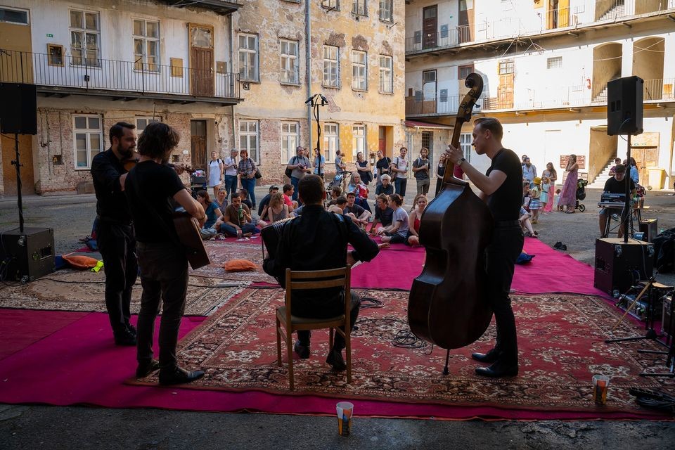 50 litrů helia a nasvětlené, ozvučené létající objekty v areálu Káznice slibuje organizátor Ghettofestu