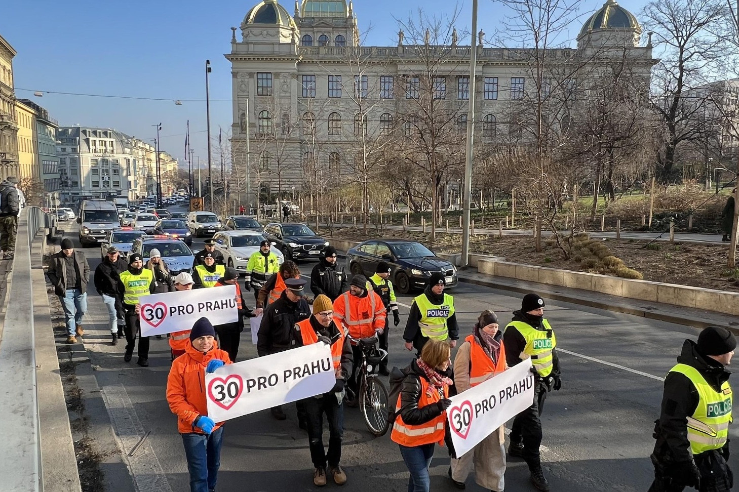 Poslední generace už nemá kam spěchat, 30 pro auta ve městech postačí