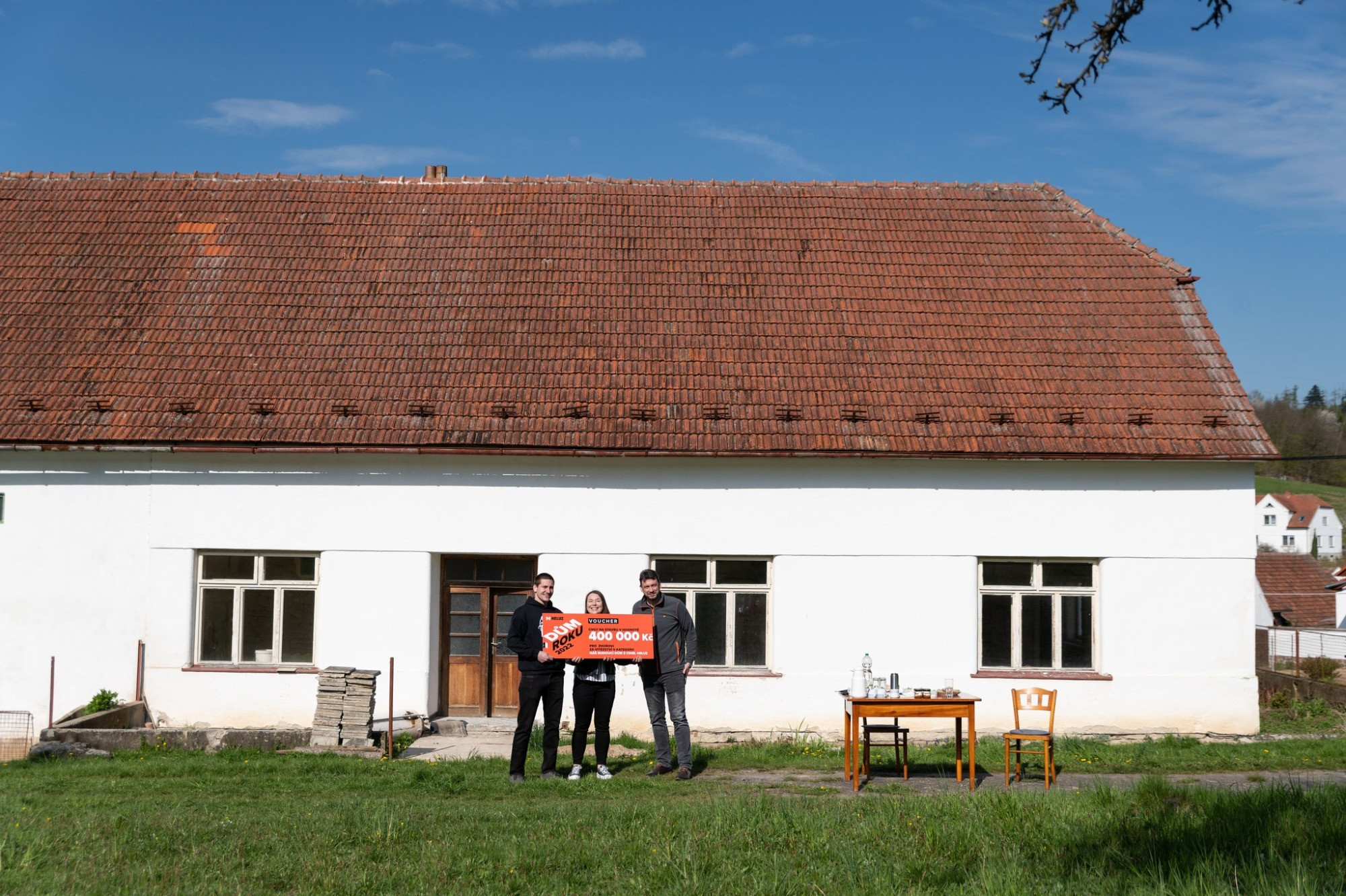 Zhořovi jsou blíž svému vysněnému domu, v soutěži HELUZ dům roku 2022 vyhráli materiál na stavbu
