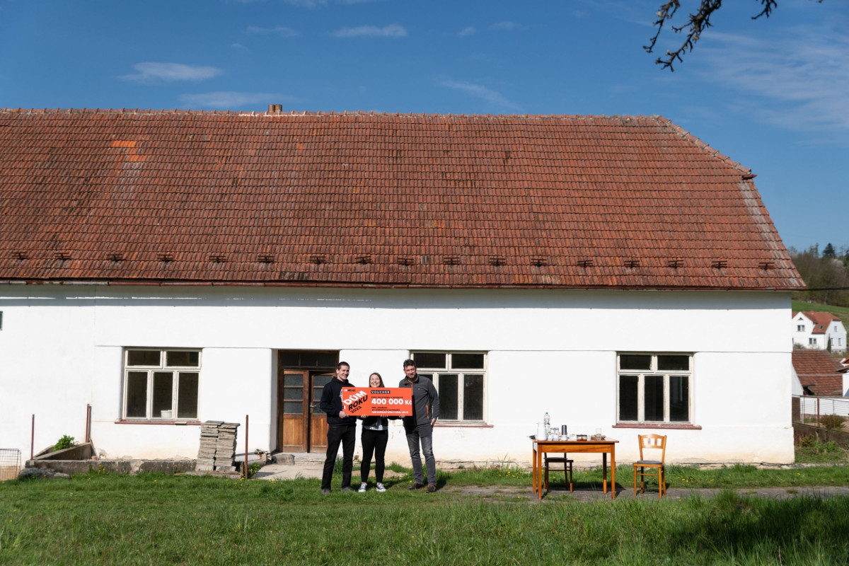 Zhořovi jsou blíž svému vysněnému domu, v soutěži HELUZ dům roku 2022 vyhráli materiál na stavbu