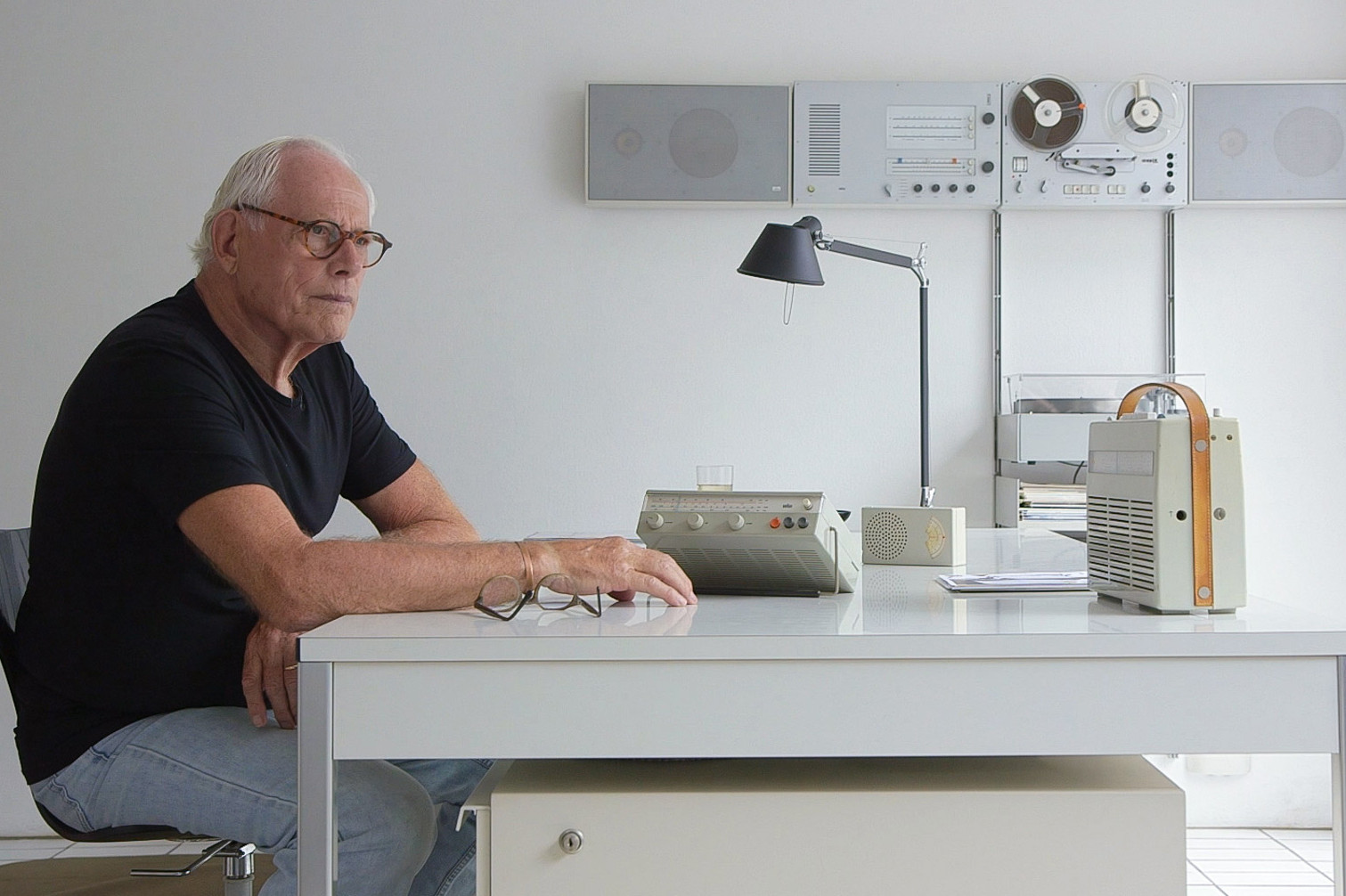 Fenomenální Dieter Rams: k preciznímu designu elektroniky dopomohl i design nábytku