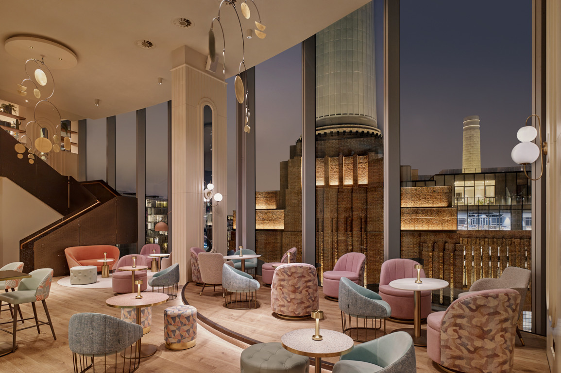 V Londýně otevřel surrealistický Art'otel Battersea Power Station z pera známého designéra