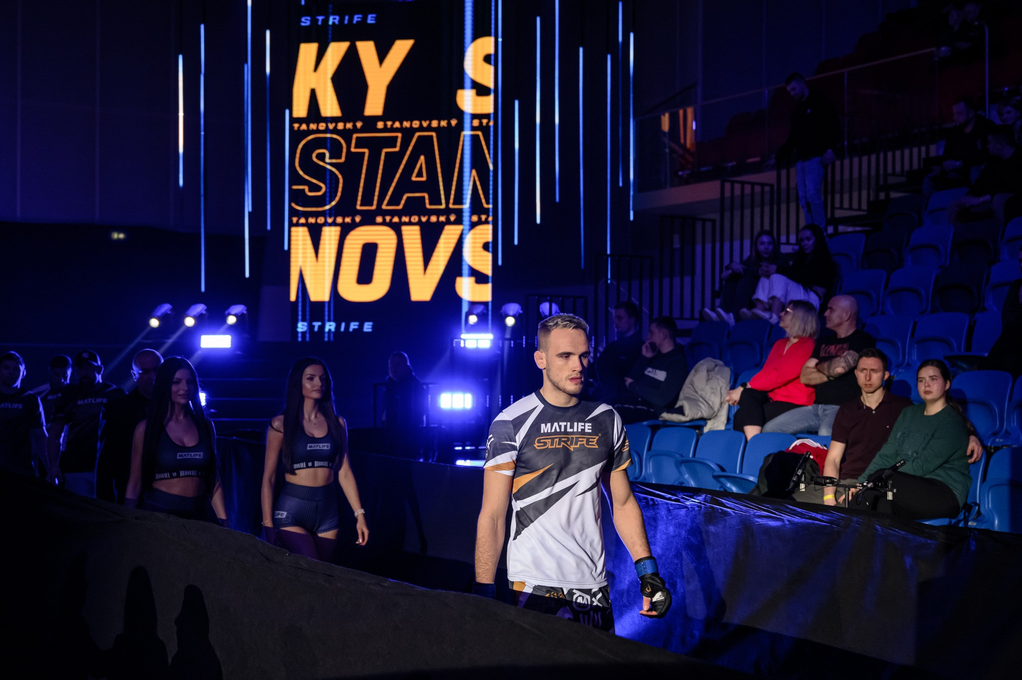 Pokud vidíš rudě a jdeš tam s neřízenou agresí, nebude to fungovat, říká MMA zápasník Jan Stanovský