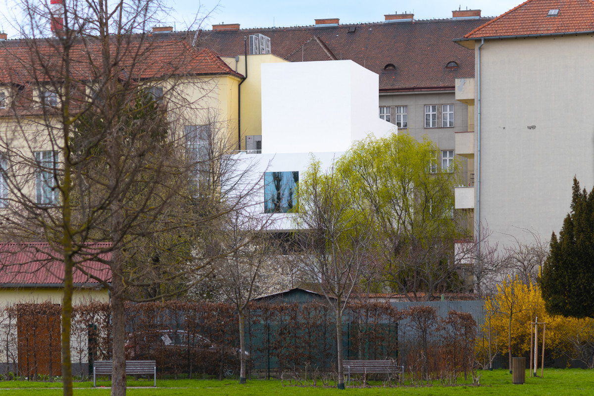 Studenti dostali prostor. Moderní výtvarné ateliéry z Dílny Michala Palaščaka nahradily střelnici branné výchovy