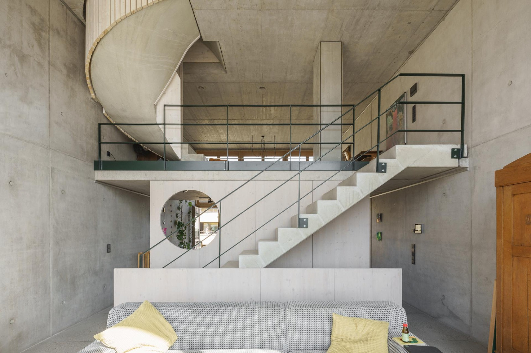 Jak nalít rodinný dům do šestimetrové proluky
