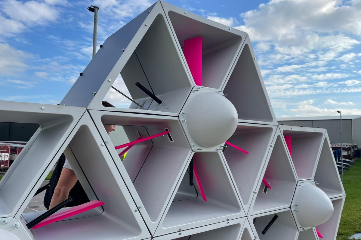 Větrné panely nebo solární? Představujeme větrné elektrárny bez rotujících turbín, jež mají být praktičtější než instalace fotovoltaiky