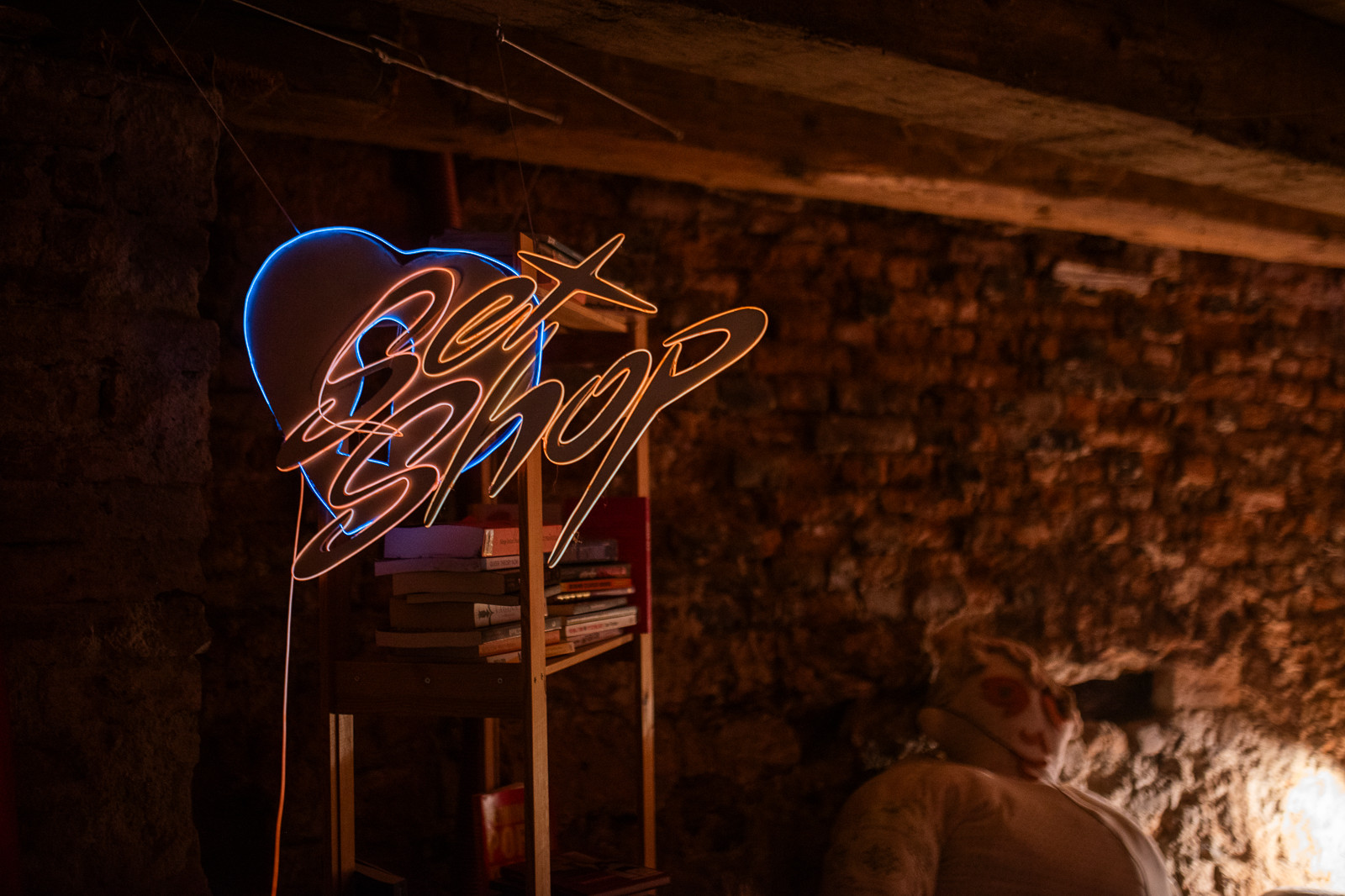 Cosmic orgasmic: Péče je základem spravedlivější a empatičtější společnosti