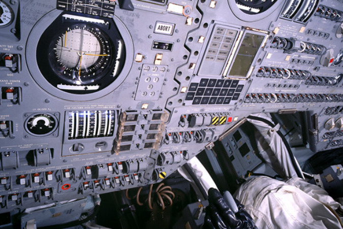 Místo bežných hodinek kousek modulu Apollo, které slouží také jako kompaktní počítač