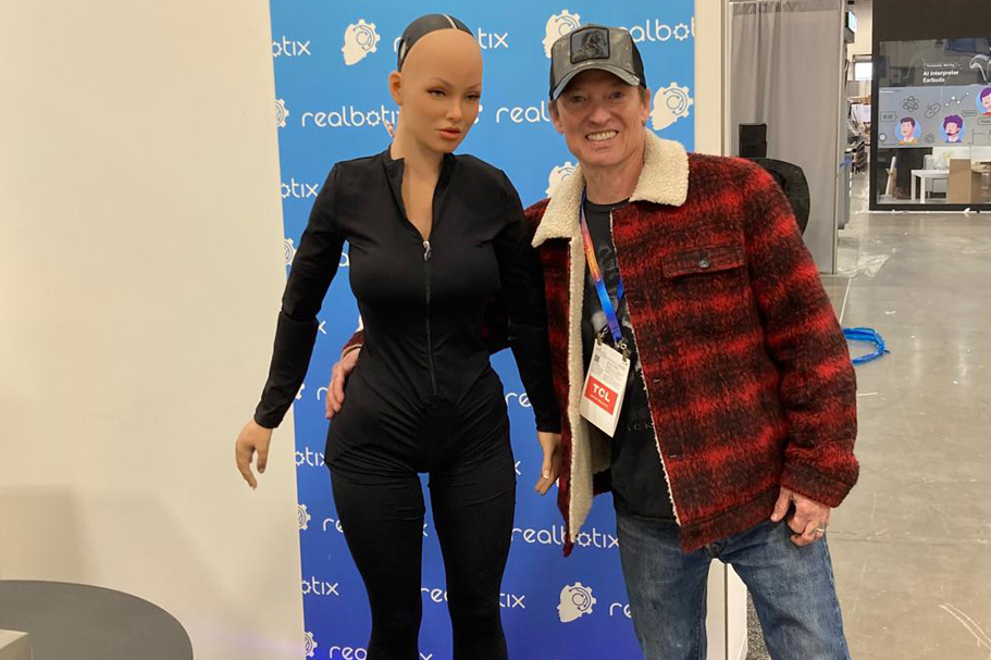 Nejlidštější roboti s AI v životní velikosti jsou připraveni zahánět samotu majitelů v Severní Americe