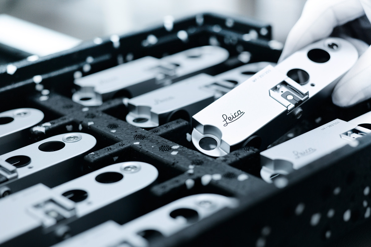Drobný stroj, který odstartoval novou éru fotografie. Leica slaví 100