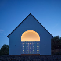 Jan_Zaloudek_Dum_Kamenna_Lhota_BoysPlayNice_11-scaled