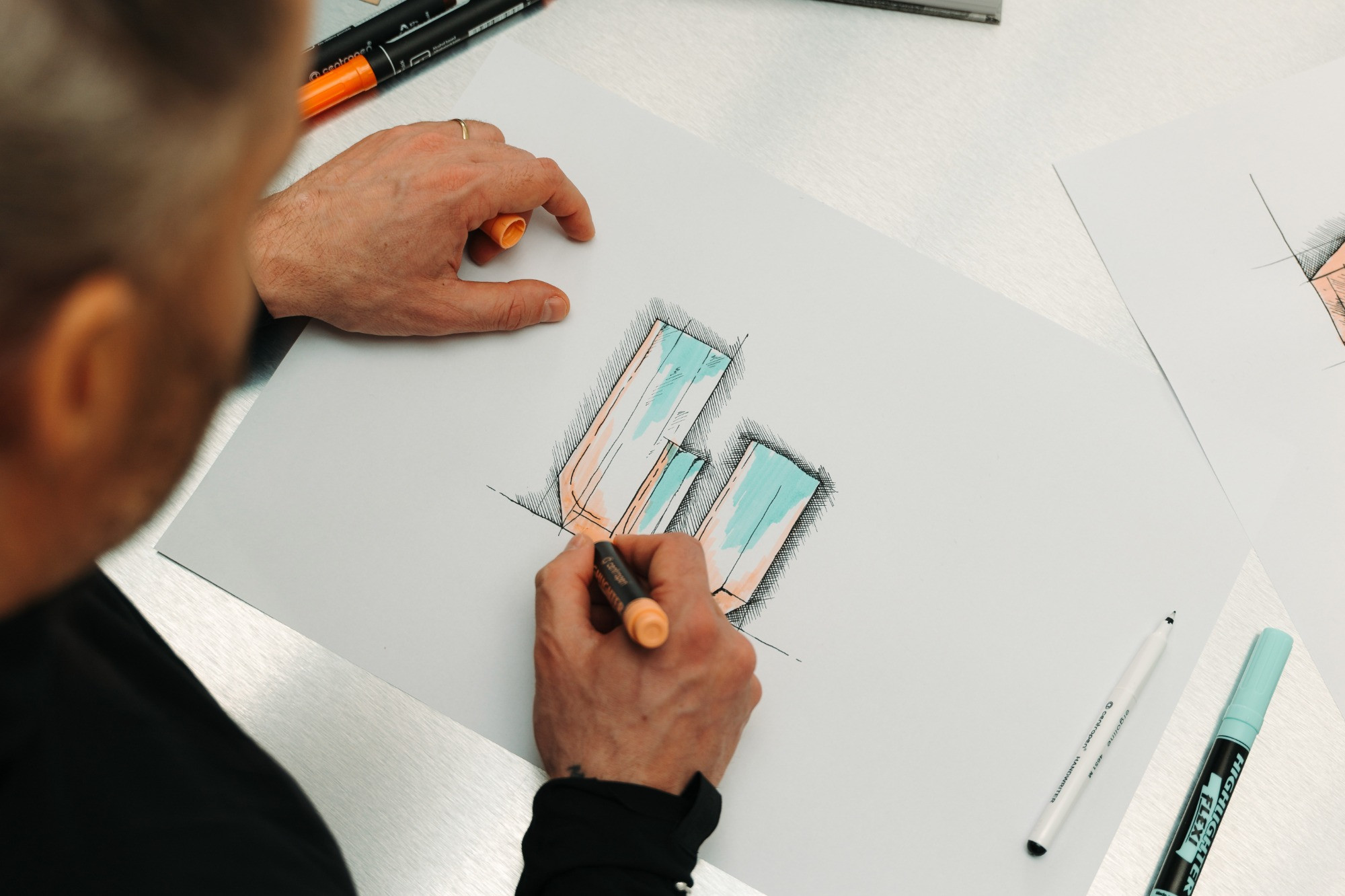 Moser představil brutalistní kolekci Magnus. Vznikl pro ni úplně nový odstín