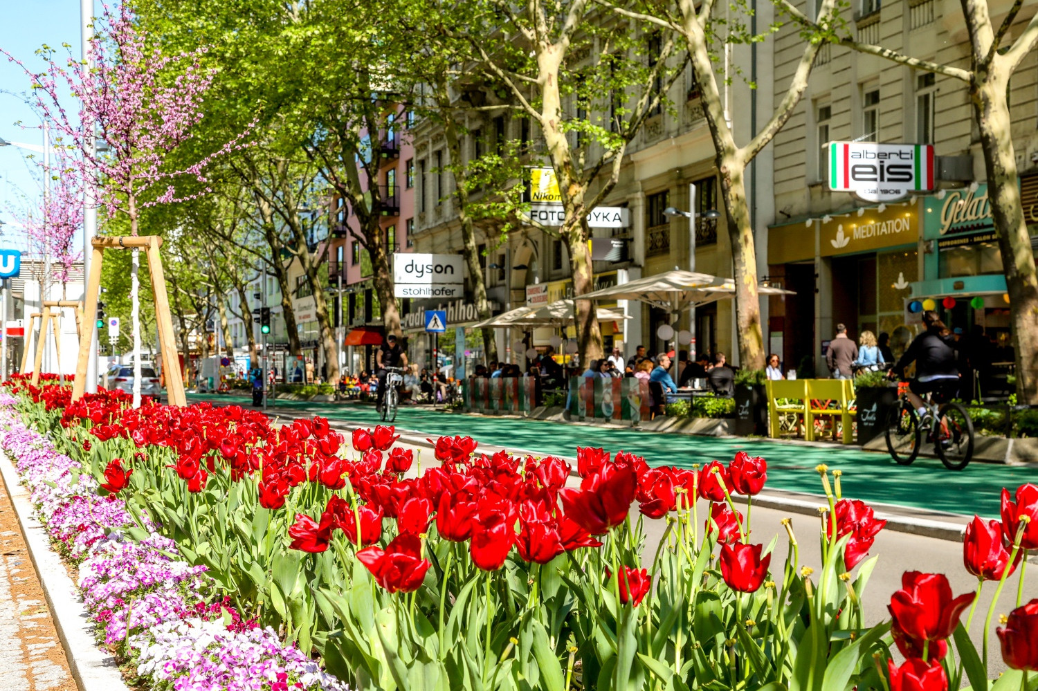 U sousedů uchopili klimatická opatření jako příležitost k rozvoji dopravy: cykloofenziva postupuje díky strategii „pryč s asfaltem”