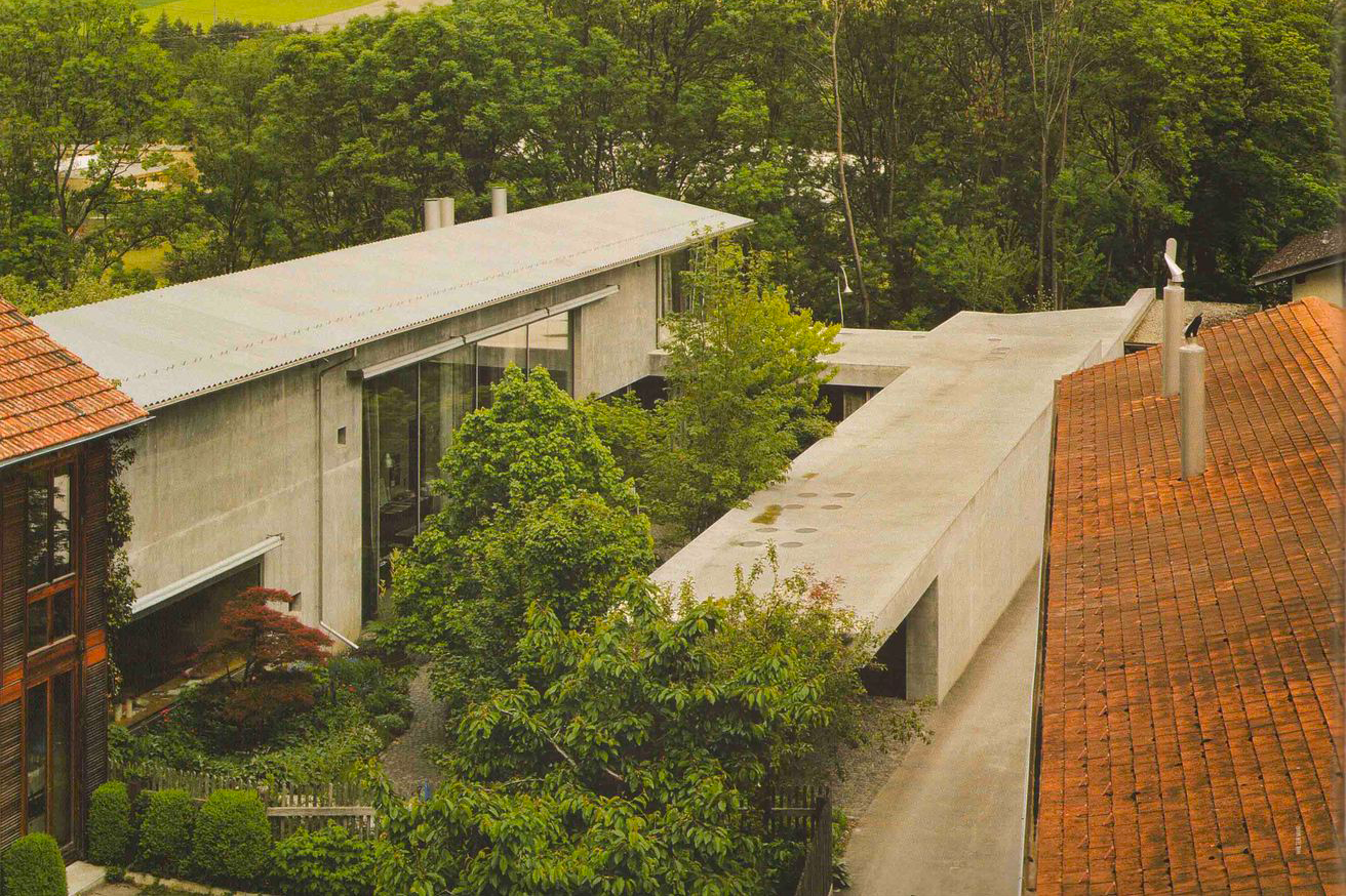 Dům, který objímá zahradu: Z House nabízí místo k tvorbě, životu i klidu