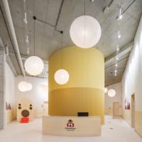 Maple-Bear-photo_Flusser_design_SOA-1-558x744