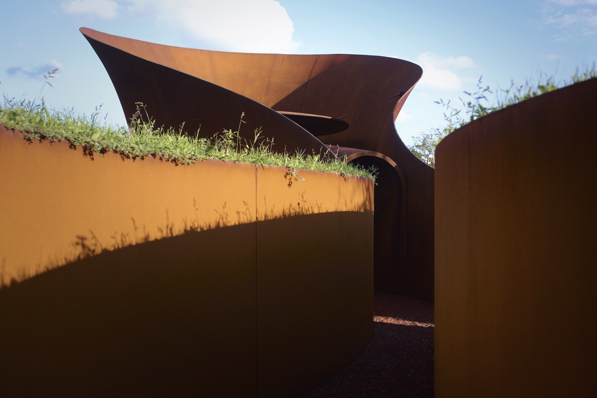 Mezi světlem, zvukem a snem: Doshiho rozloučení s architekturou