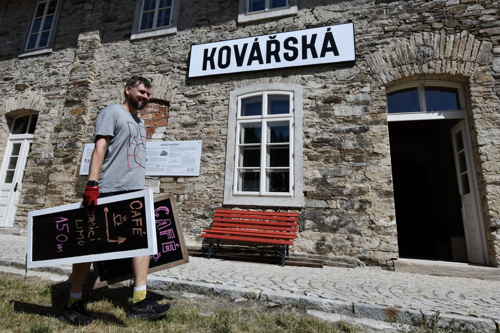 Nepíšeme si, kolik jsme proinvestovali, ať se nezblázníme, říká Štěpán Macháček o záchraně horského nádraží