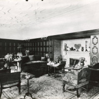 6_Hlavn° obytn† hala s travertinovžm krbem. Nedatov†no, asi 20. lāta 20. stolet°. Zdroj Soukromž archiv potomkÖ rodiny