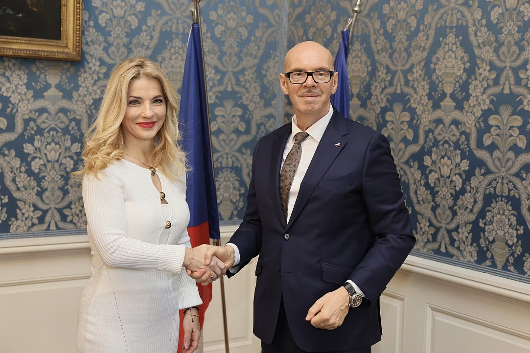 Po Dni české vlajky navrhuje Ministerstvo kultury aktualizovat dle slovenského vzoru hymnu, místo fujary slibuje Klempíř rap