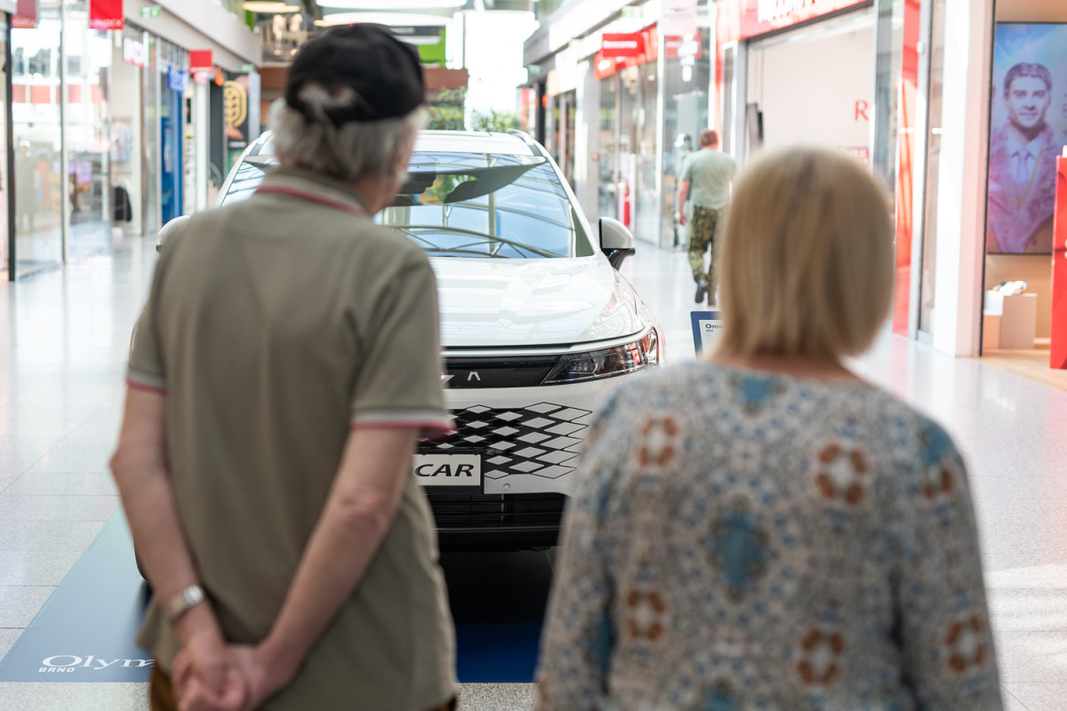 V Olympii Brno zaparkovaly elektromobily, které si můžete dovolit