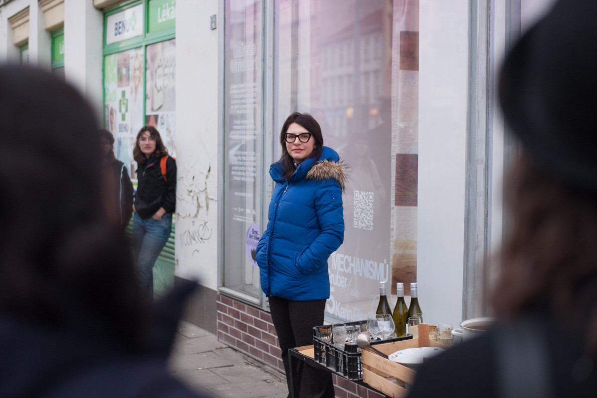 Hasiči vyrazili dveře, nalili tam sto litrů vody a oznámili, že nám chytl ten bordel, vypráví o Galerii Umakart Karin Písaříková